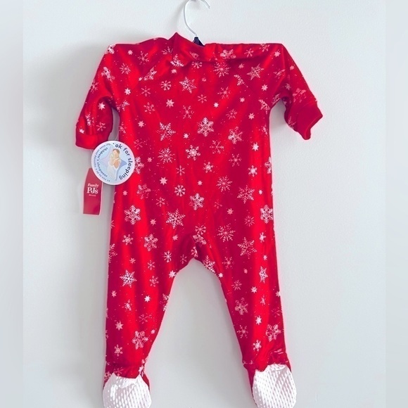 Family Pajamas Matching Baby Merry Pajamas - Snowflake size 18 Mo - Picture 3 of 6